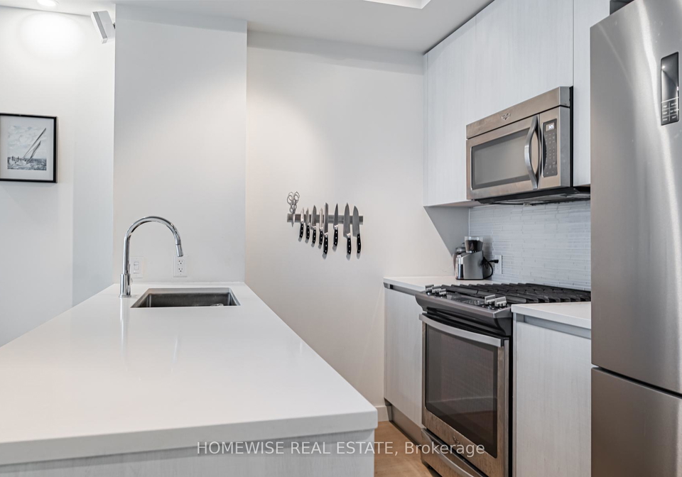 111-bathurst-street-toronto-ontario-c12795230