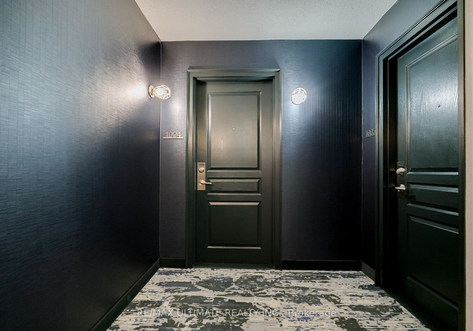 140-simcoe-street-toronto-ontario-c12795424