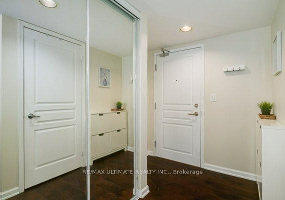 140-simcoe-street-toronto-ontario-c12795424