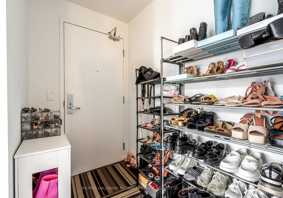 8-charlotte-street-toronto-ontario-c12795738