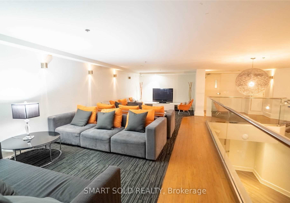 111-elizabeth-street-toronto-ontario-c12796280