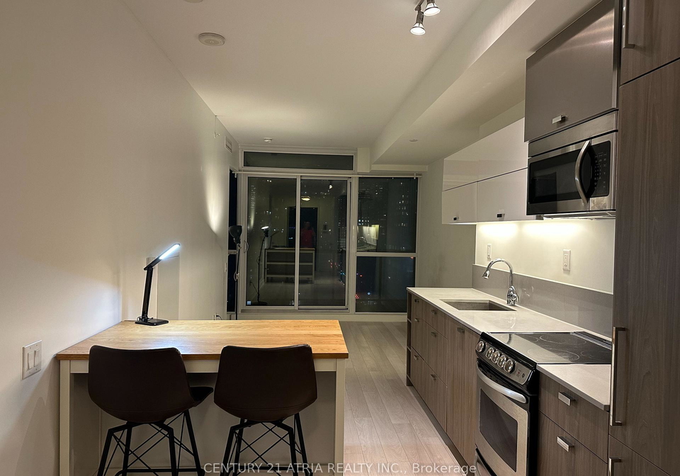 290-adelaide-street-toronto-ontario-c12796440