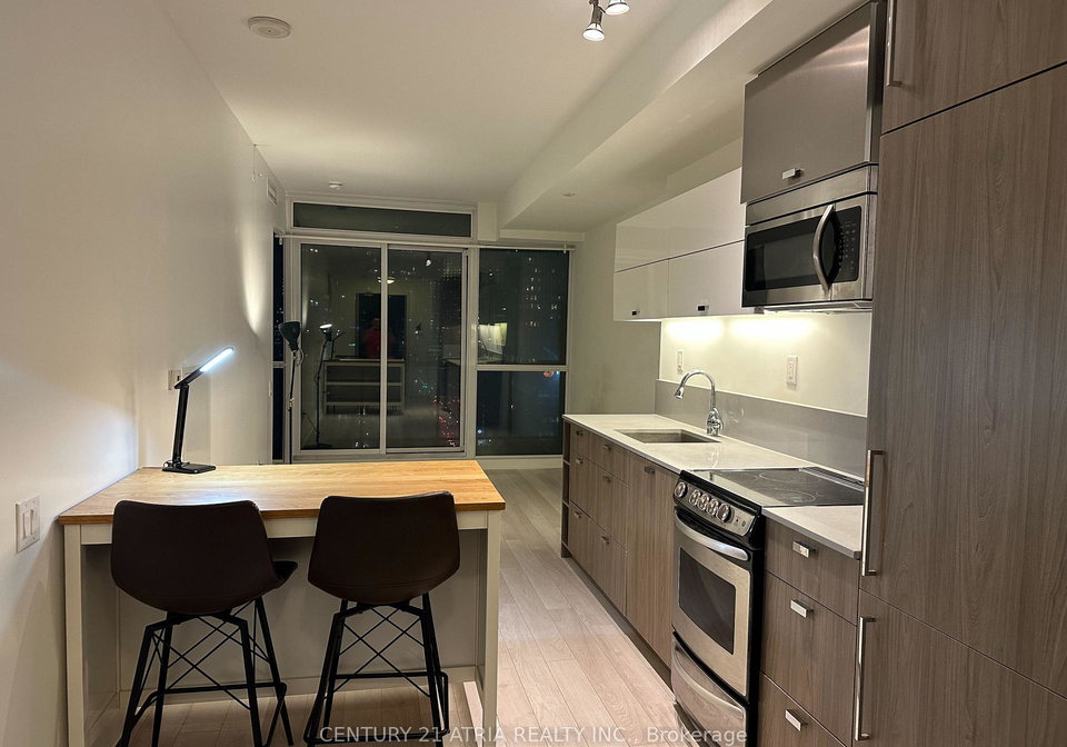 290-adelaide-street-toronto-ontario-c12796440