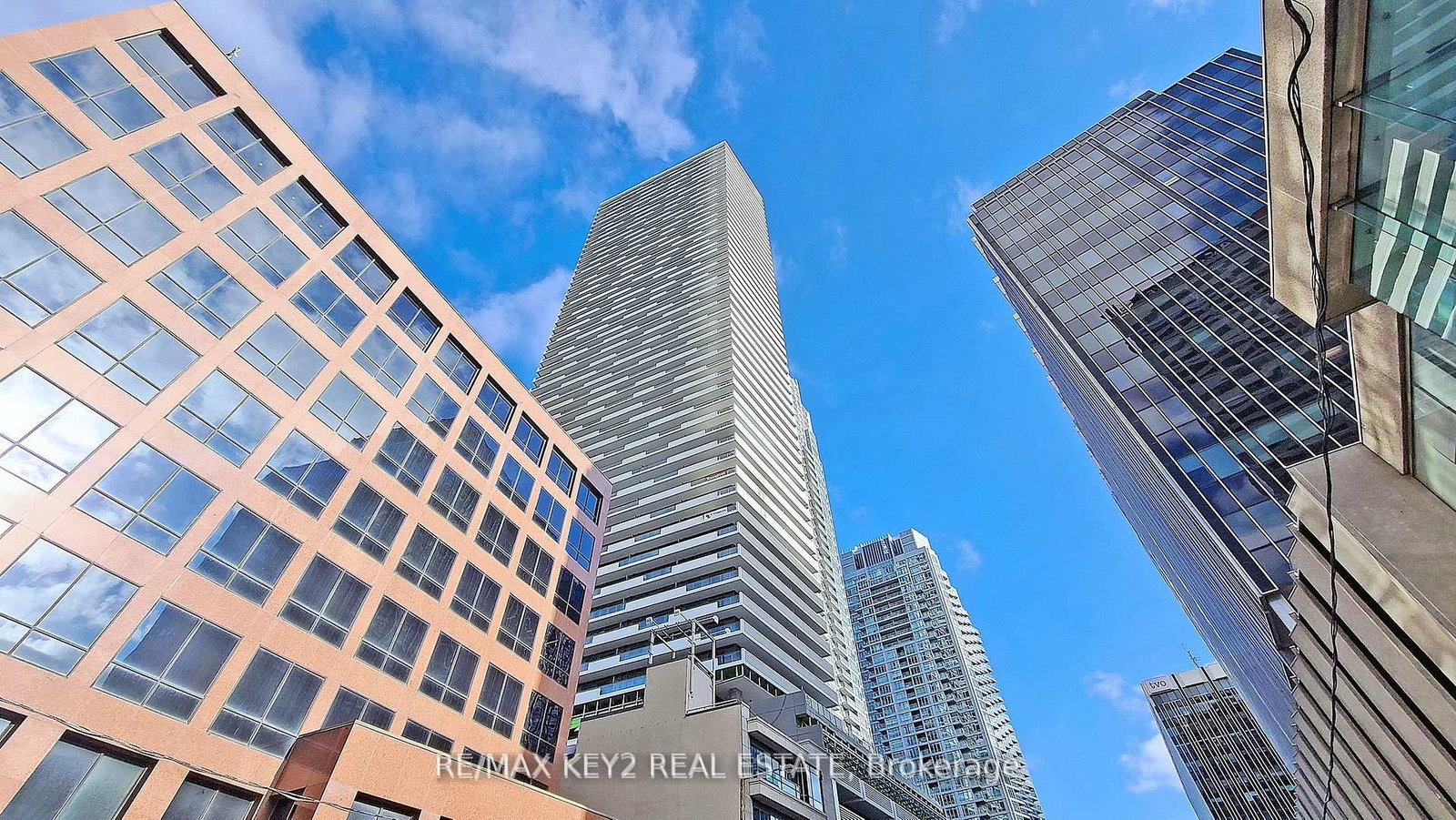 2221-yonge-street-toronto-ontario-c12796556