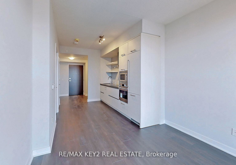 2221-yonge-street-toronto-ontario-c12796556