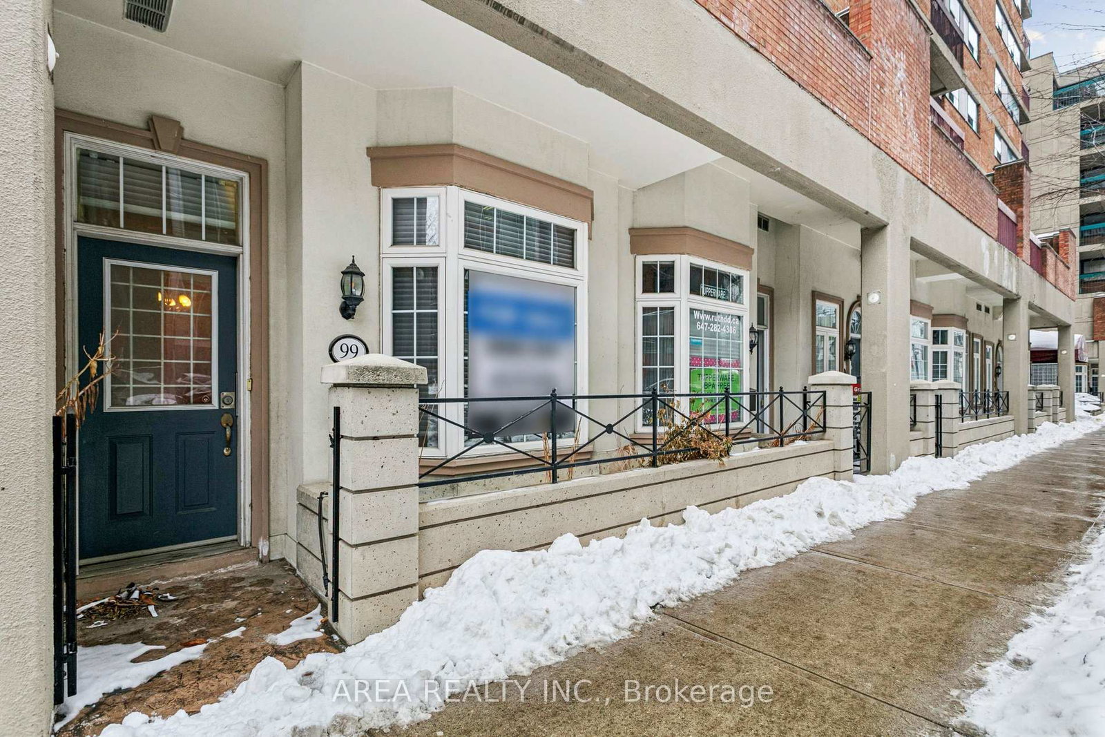 mccaul-street-toronto-ontario-c12796638