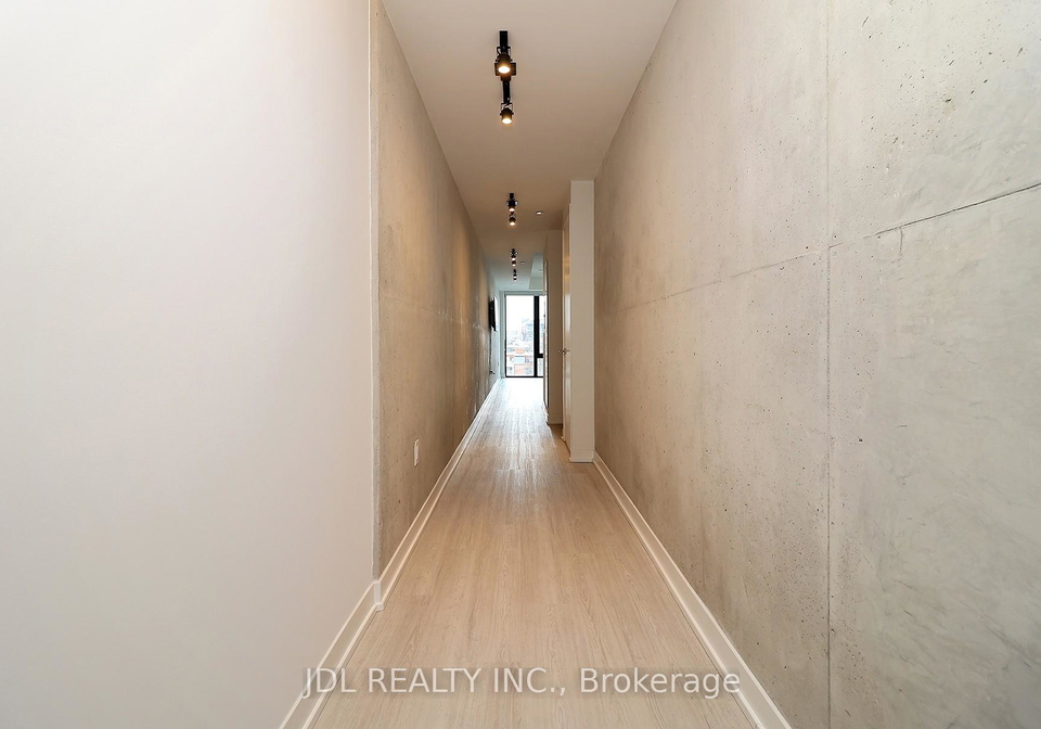 195-mccaul-street-toronto-ontario-c12796972