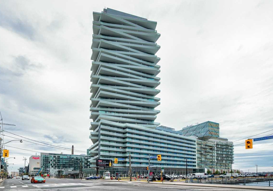 15-queens-quay-e-toronto-ontario-c12796974