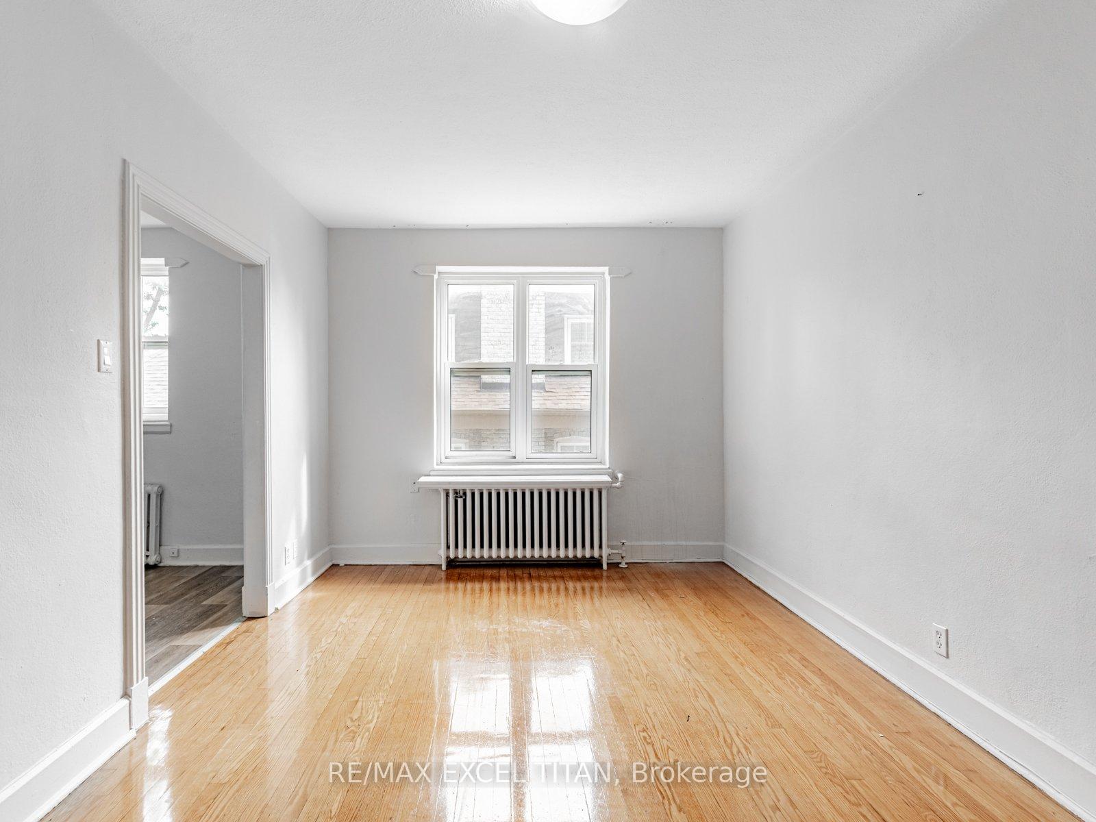 1-mallory-gardens-toronto-ontario-c12796992