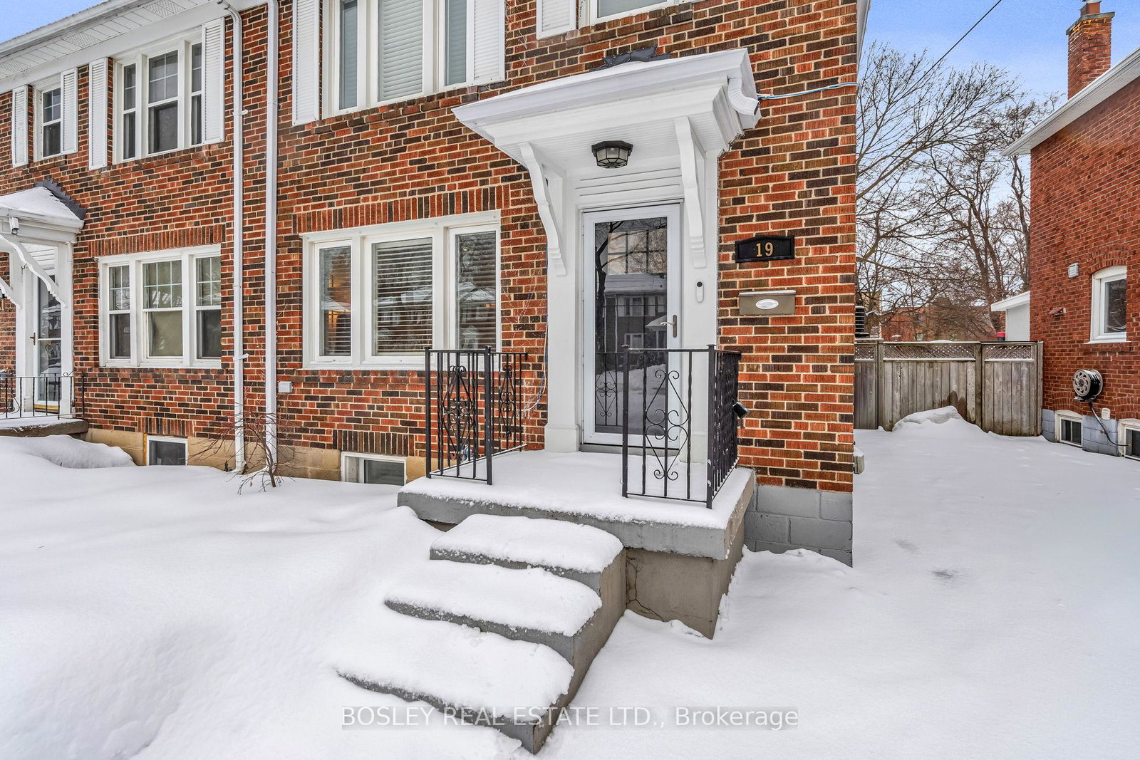 19-thursfield-crescent-east-york-ontario-c12797194