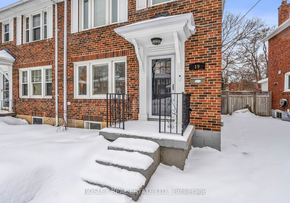 19-thursfield-crescent-east-york-ontario-c12797194