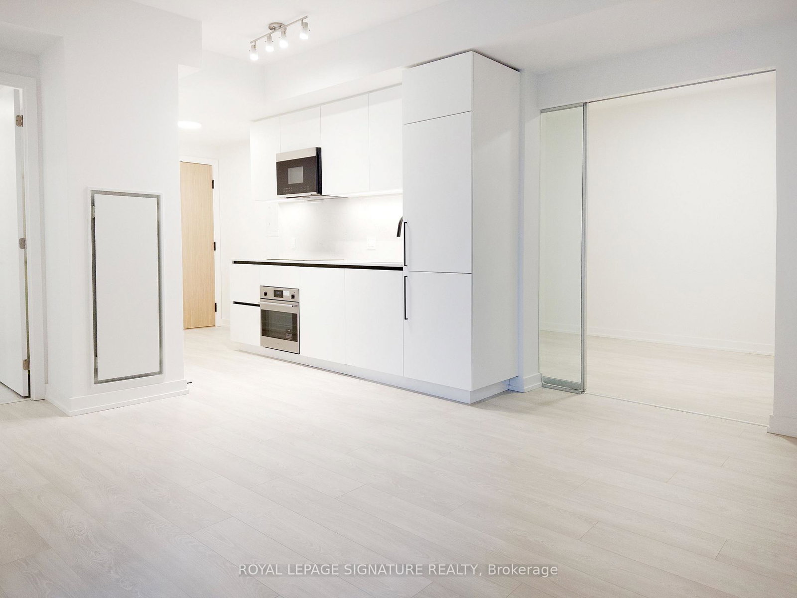 35-parliament-street-toronto-ontario-c12797342