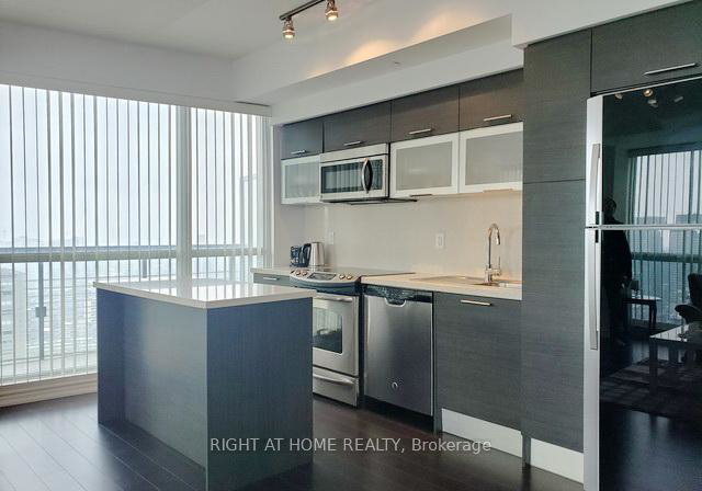 386-yonge-street-toronto-ontario-c12798044