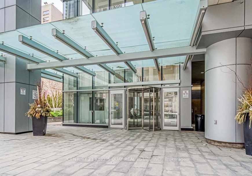 386-yonge-street-toronto-ontario-c12798954