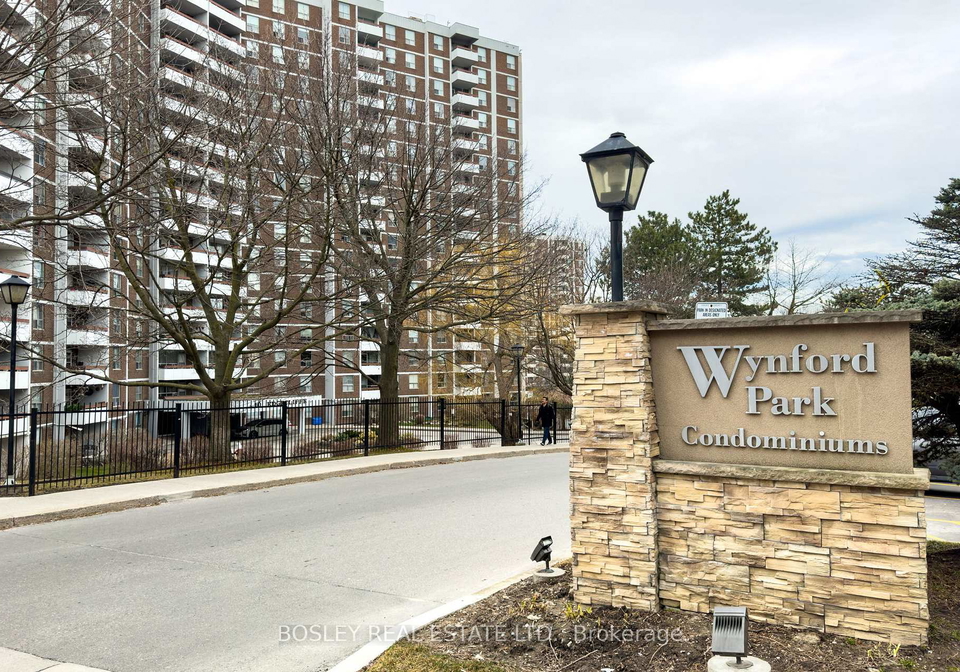10-edgecliff-golfway-east-york-ontario-c12799342