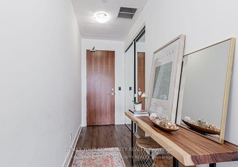111-st-clair-avenue-w-toronto-ontario-c12799568
