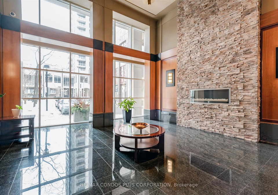 750-bay-street-toronto-ontario-c12799720