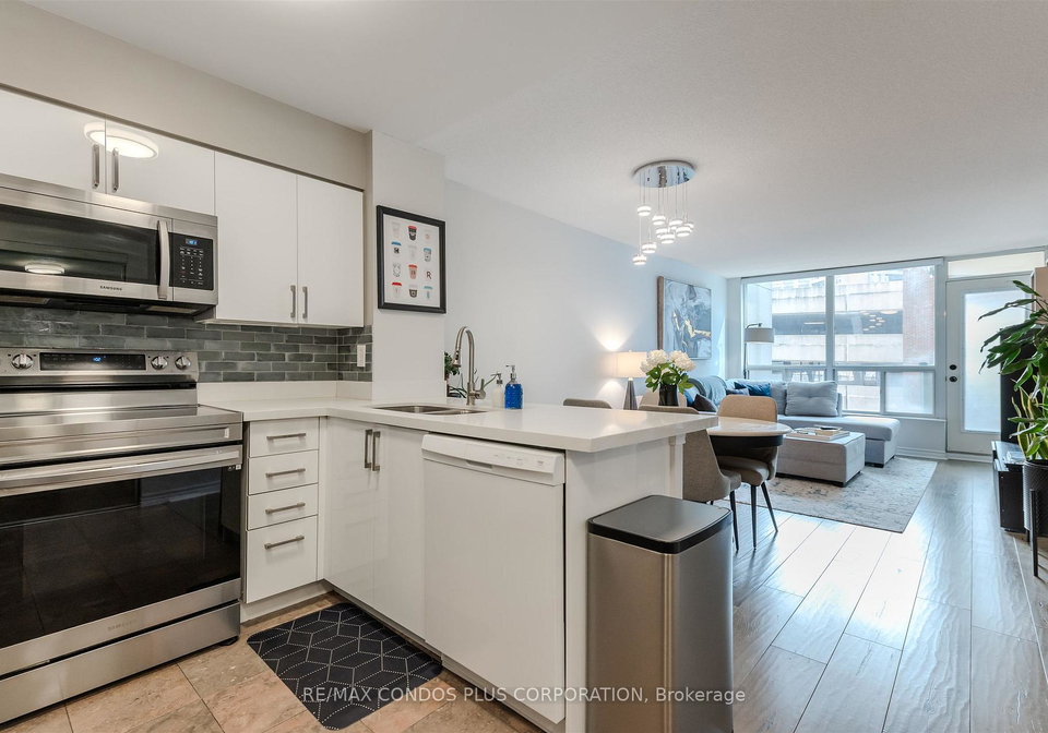 750-bay-street-toronto-ontario-c12799720