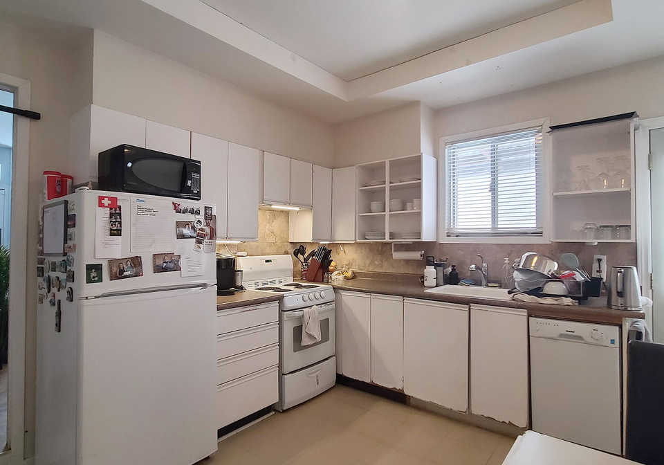 327-howland-avenue-toronto-ontario-c12799758