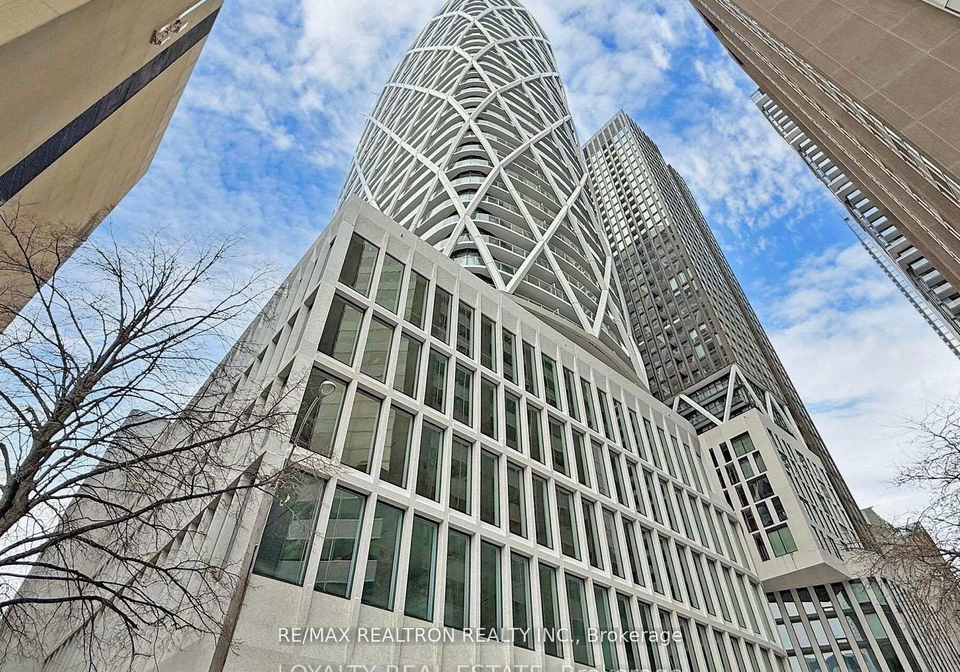 230-simcoe-street-toronto-ontario-c12799992
