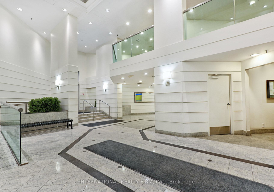 711-bay-street-toronto-ontario-c12800004
