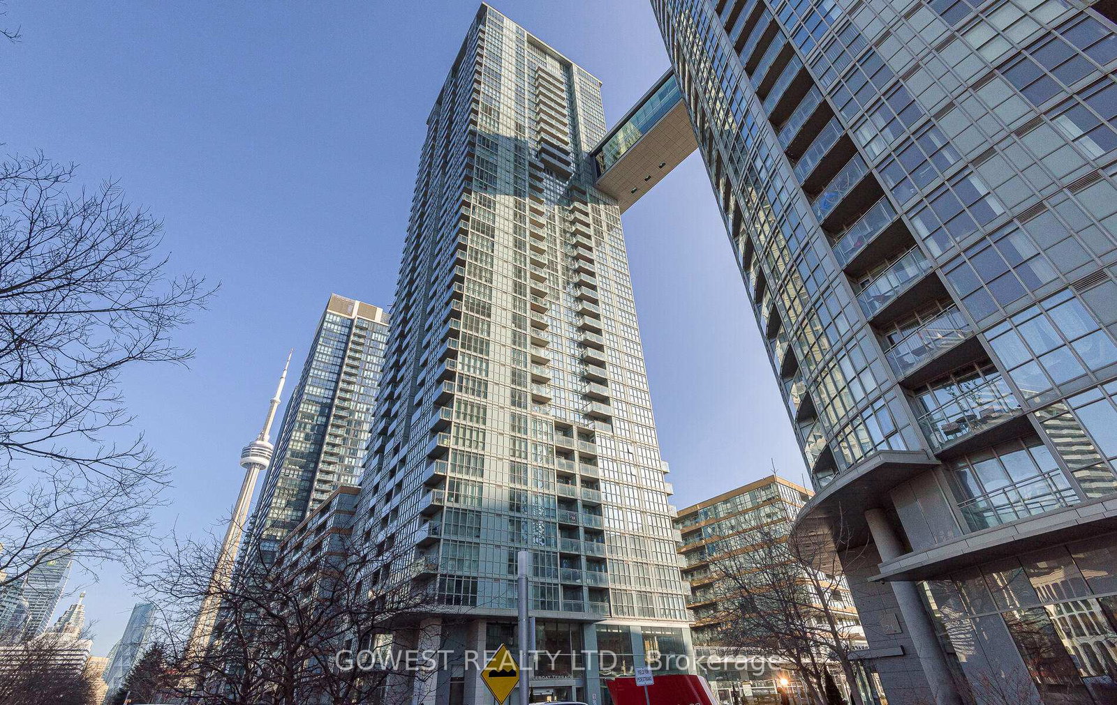 15-iceboat-terrace-n-toronto-ontario-c12800928