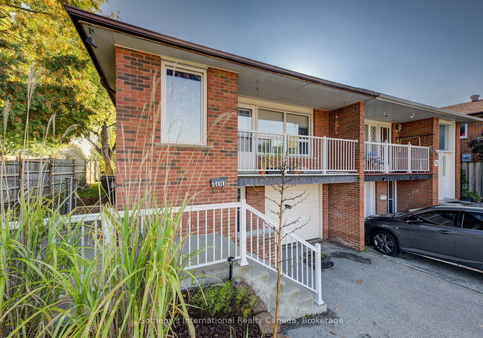 400-cherokee-boulevard-north-york-ontario-c12801386