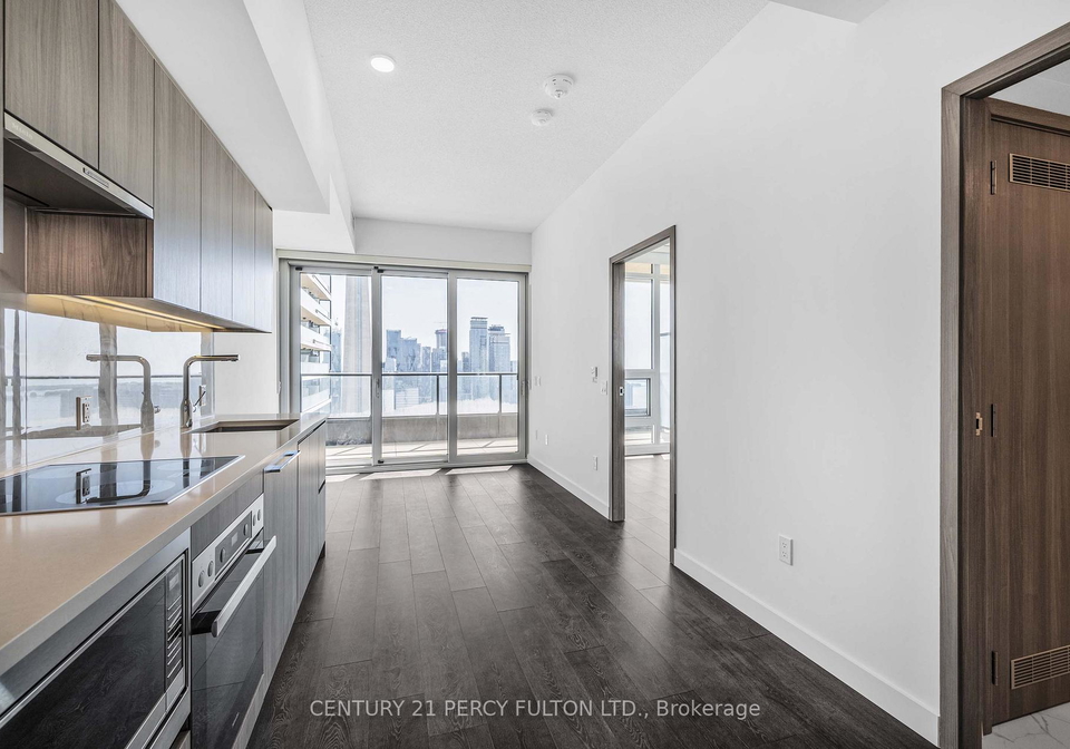 3-concord-cityplace-way-toronto-ontario-c12801586