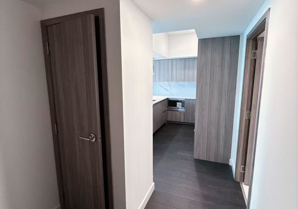 1-concord-cityplace-way-toronto-ontario-c12802538