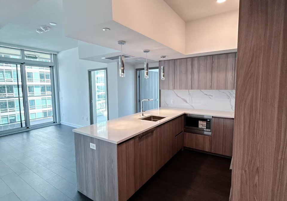 1-concord-cityplace-way-toronto-ontario-c12802538