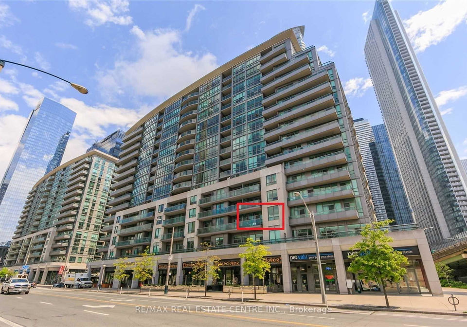 25-lower-simcoe-street-toronto-ontario-c12802678