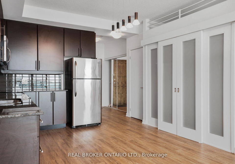 33-bay-street-toronto-ontario-c12803246