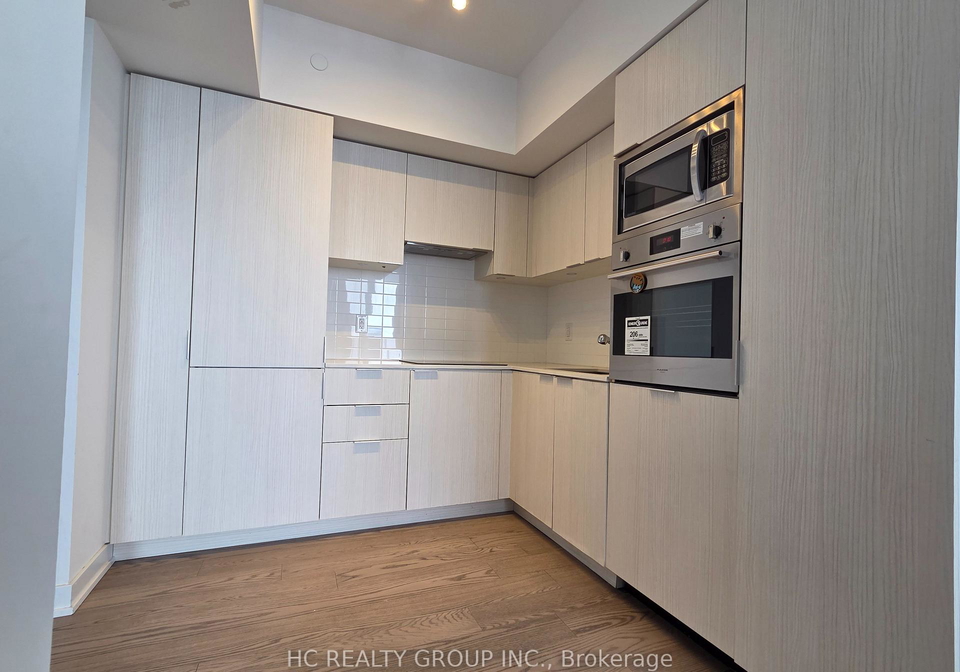 11-wellesley-street-w-toronto-ontario-c12804250