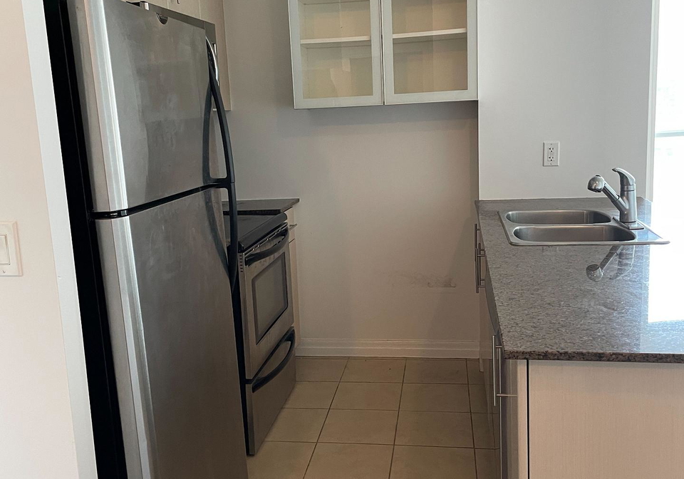 12-yonge-street-toronto-ontario-c12804662