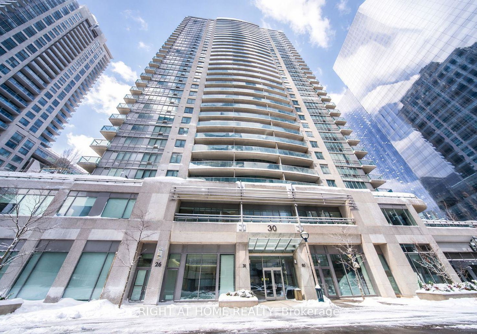 30-grand-trunk-crescent-toronto-ontario-c12805638