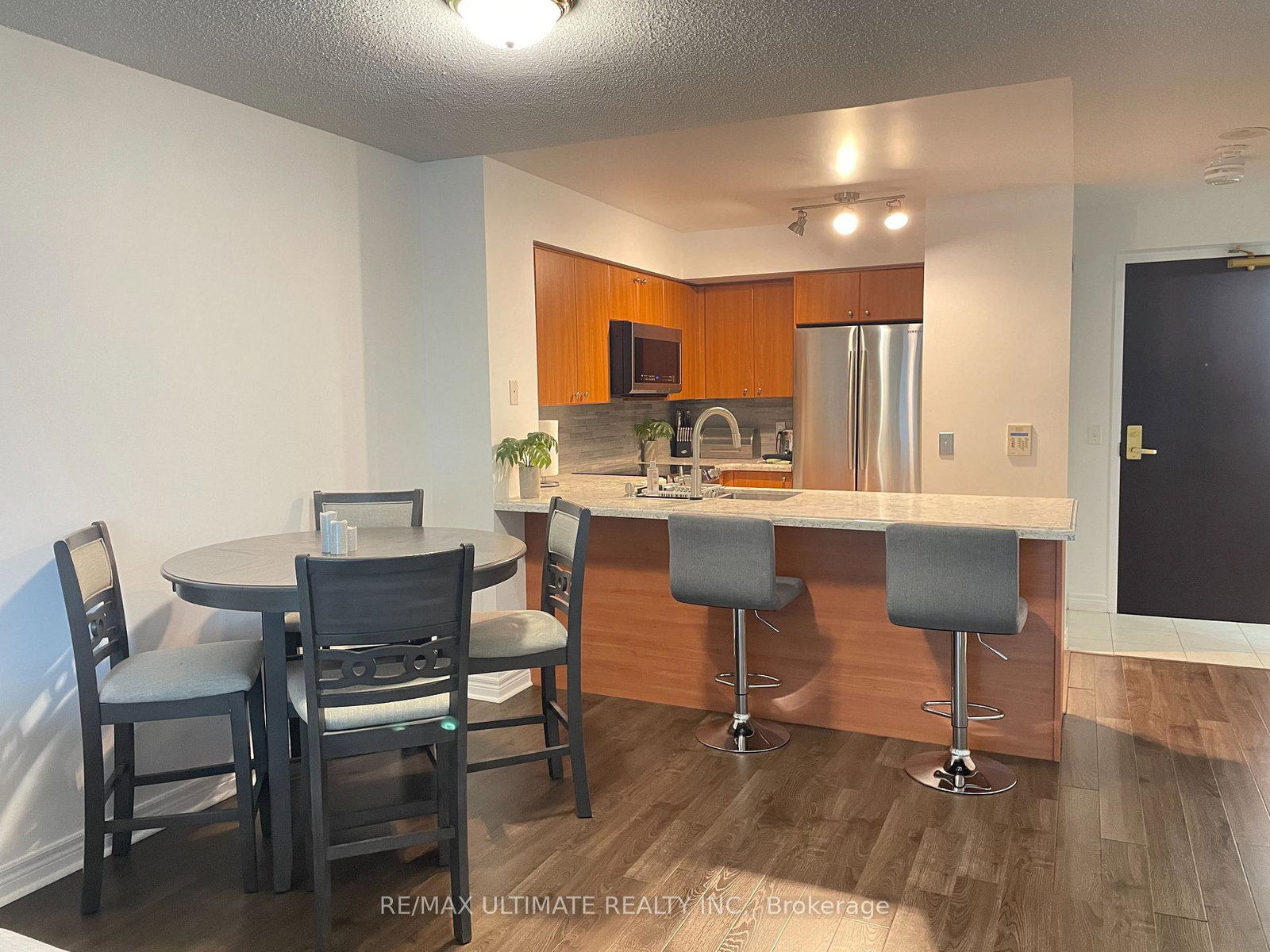 30-grand-trunk-crescent-toronto-ontario-c12805914