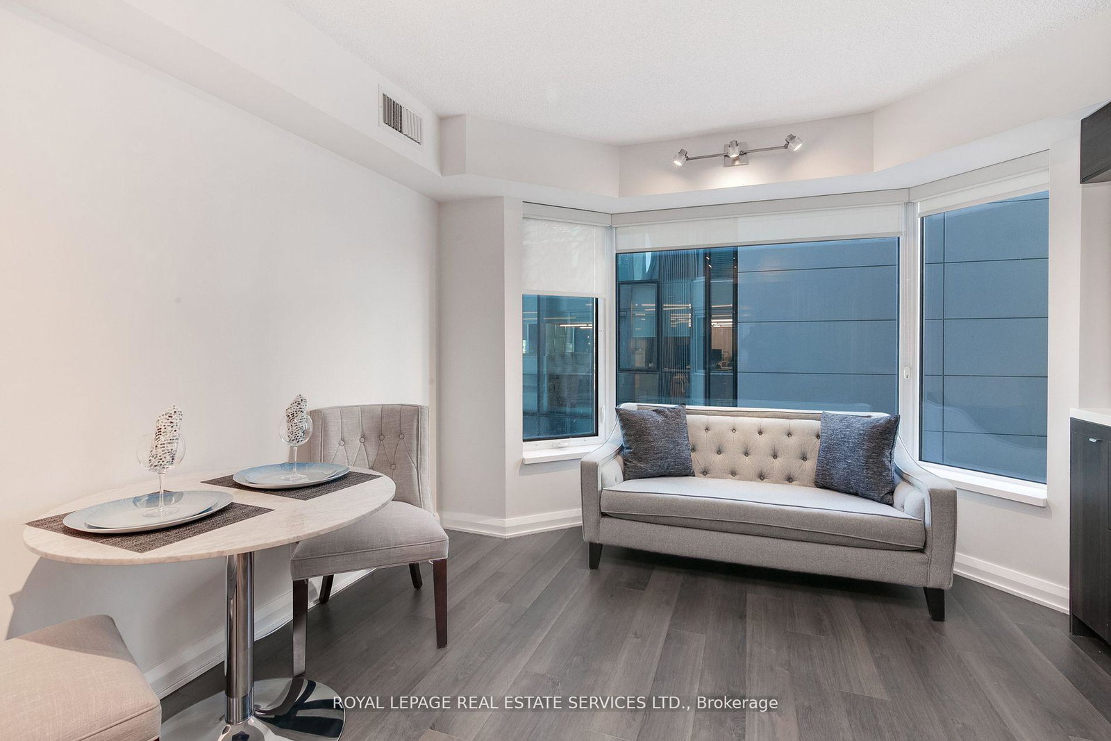 155-yorkville-avenue-toronto-ontario-c12805980