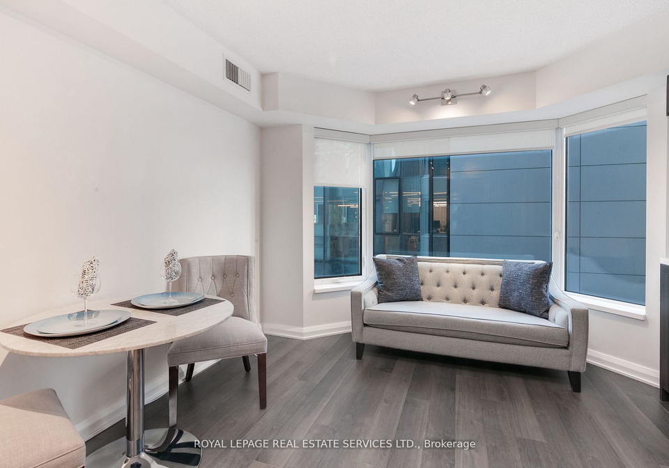 155-yorkville-avenue-toronto-ontario-c12805980