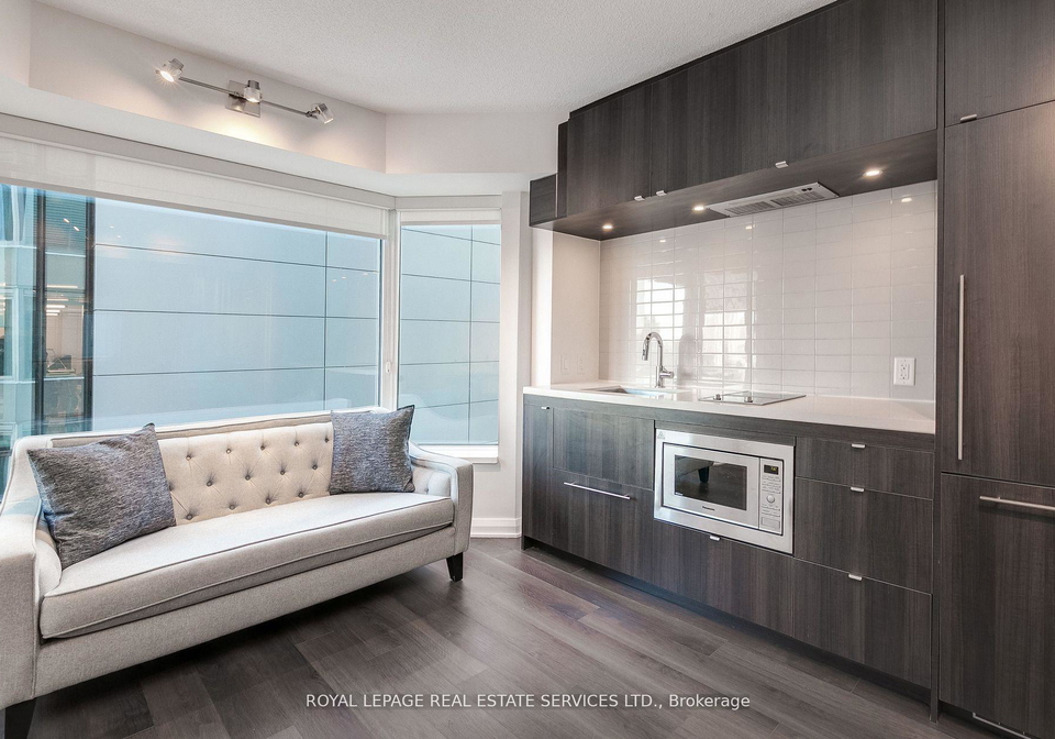 155-yorkville-avenue-toronto-ontario-c12805980