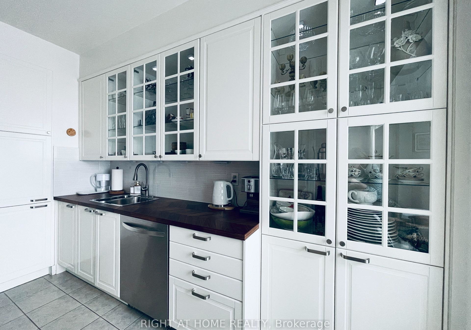 188-doris-avenue-north-york-ontario-c12806838
