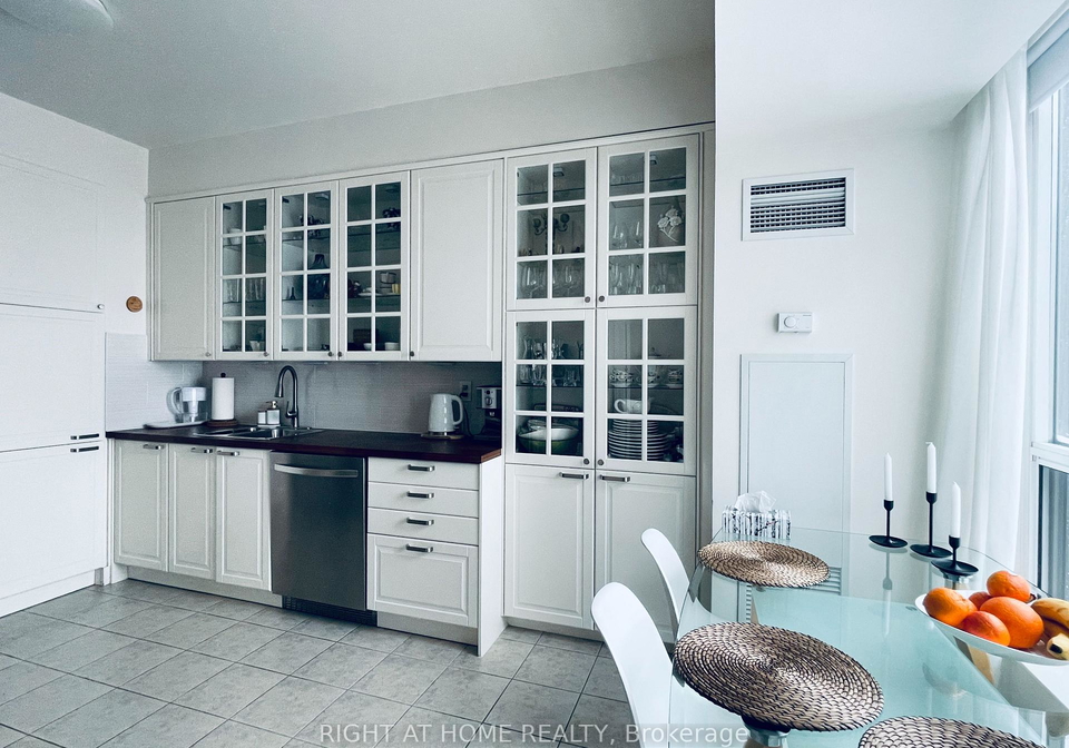 188-doris-avenue-north-york-ontario-c12806838