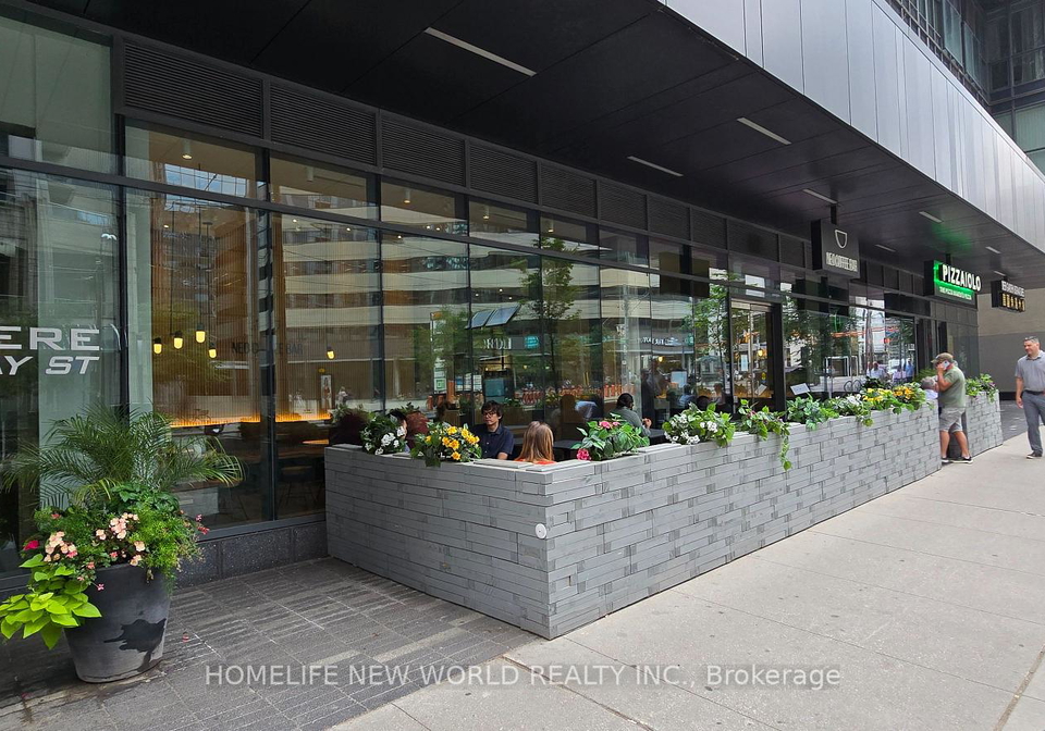 770-bay-street-toronto-ontario-c12807002