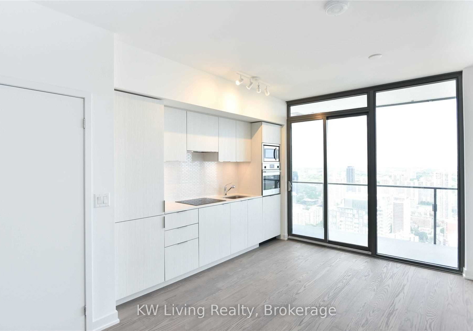 11-wellesley-street-w-toronto-ontario-c12807706