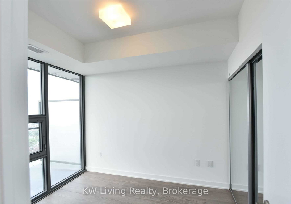 11-wellesley-street-w-toronto-ontario-c12807706
