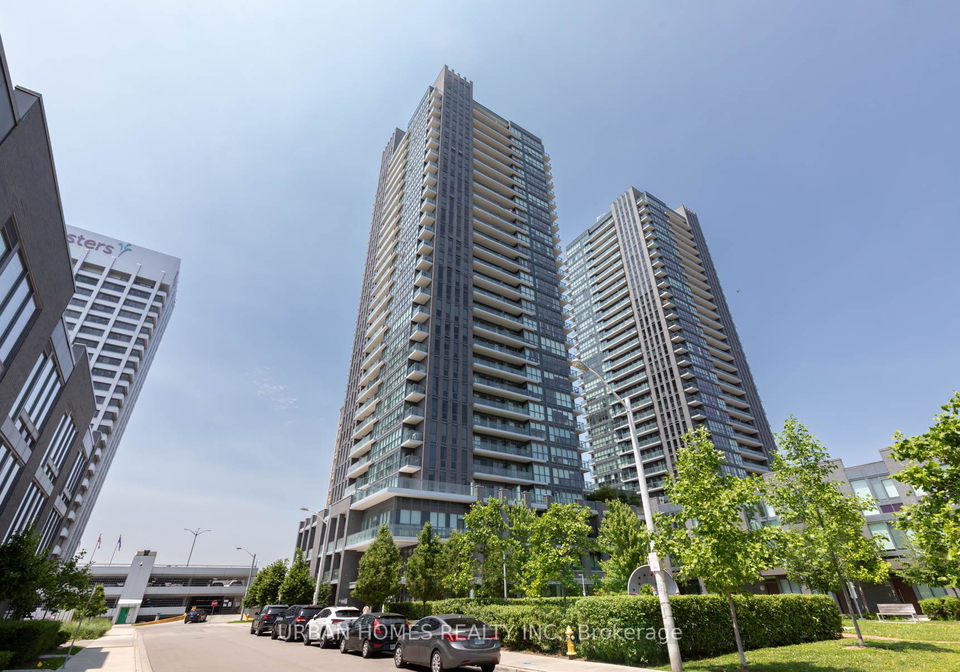 2-sonic-way-east-york-ontario-c12807748