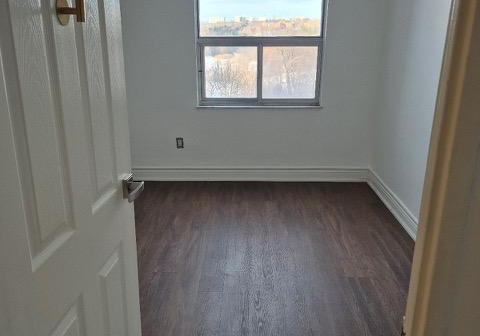 10-edgecliffe-golfway-east-york-ontario-c12808032