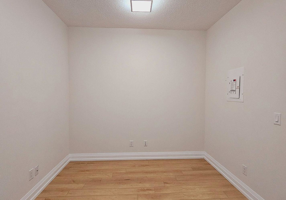 5-sheppard-avenue-e-north-york-ontario-c12808208