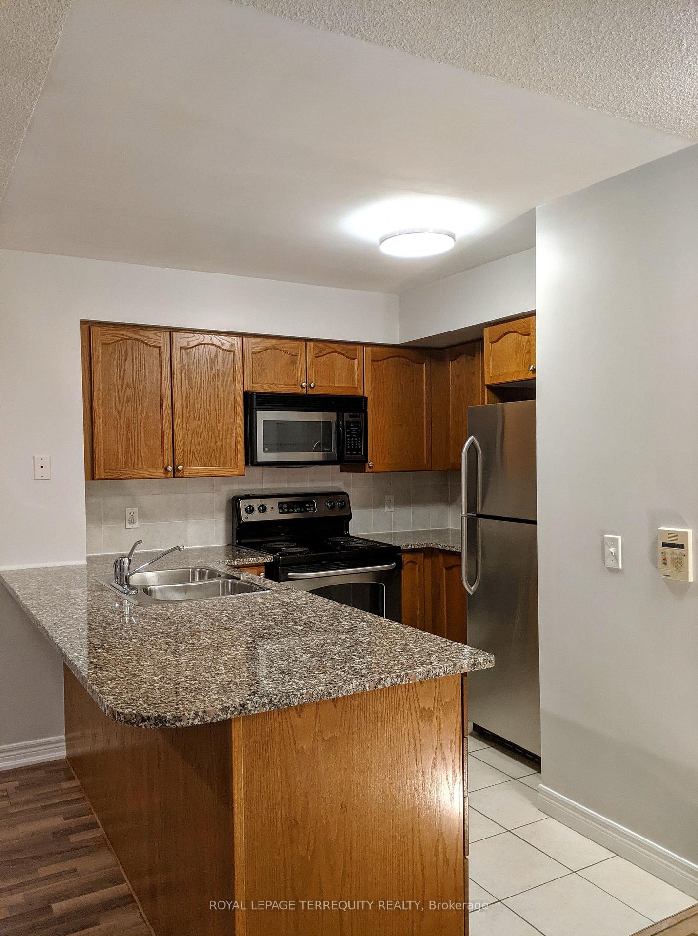 30-grand-trunk-crescent-toronto-ontario-c12808380