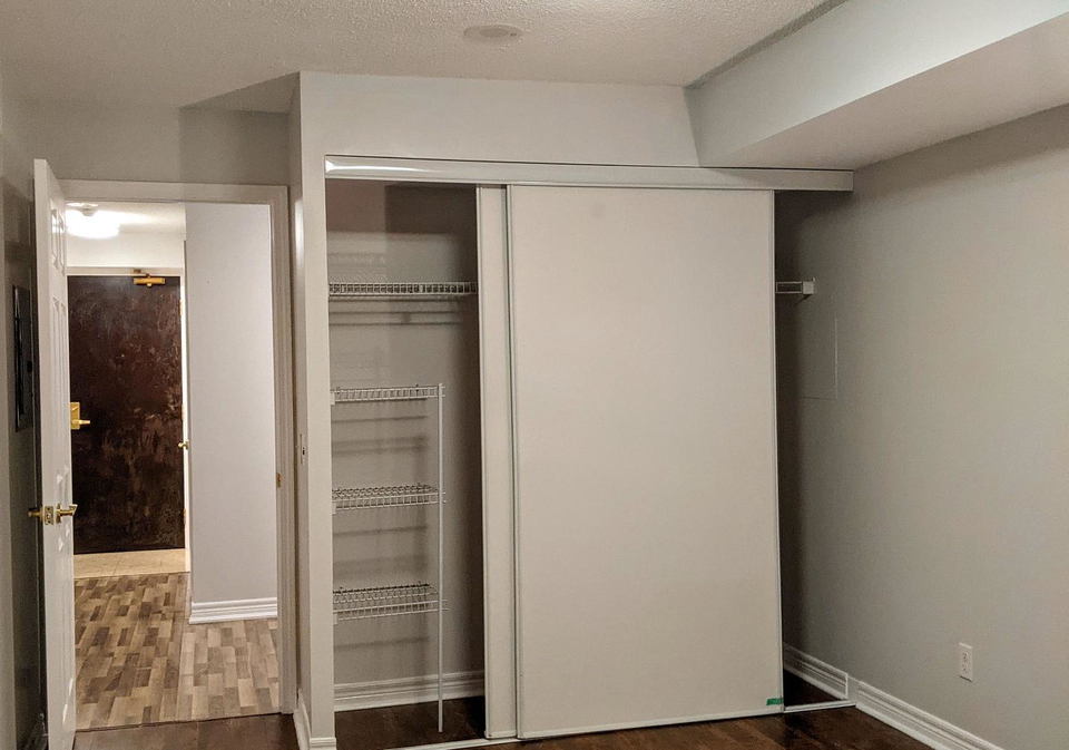 30-grand-trunk-crescent-toronto-ontario-c12808380