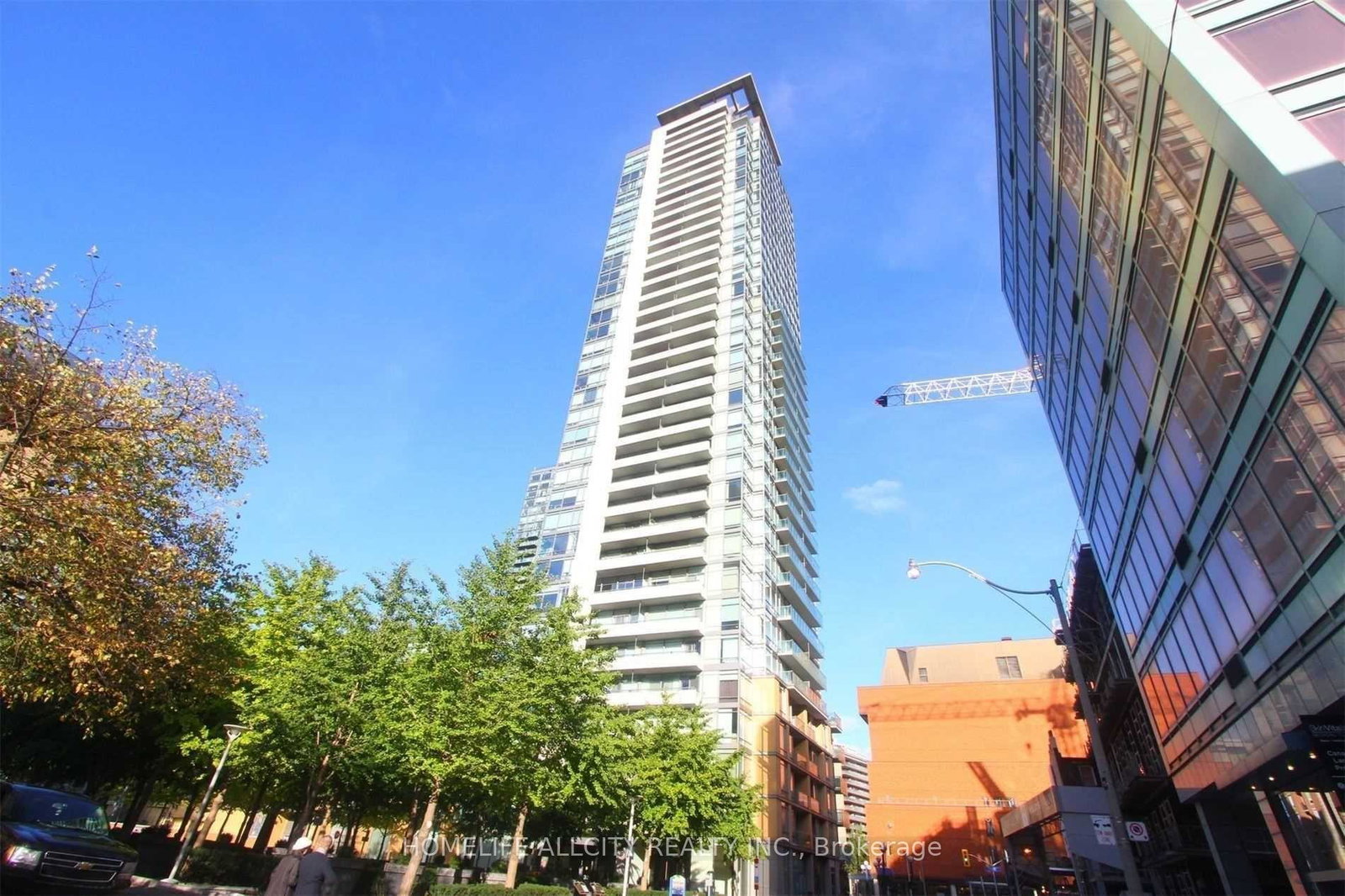 18-yorkville-avenue-toronto-ontario-c12808750